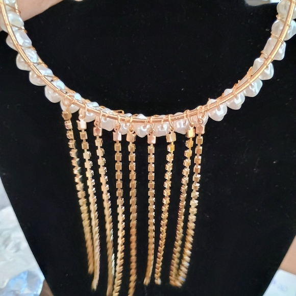 Pearl and Gold Choker with Red and Pink Accents - Picture 5 of 5